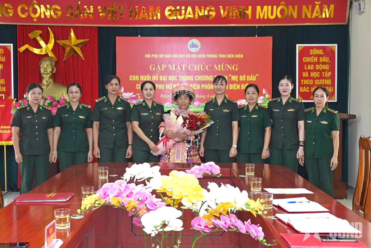 Giấc mơ của cô bé mồ côi Sùng Thị Khoa trên núi Hồ Chim

